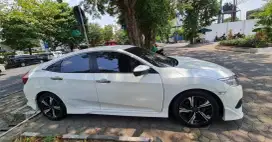 Honda Civic Putih Mulus 2017 KM rendah Pajak Panjang