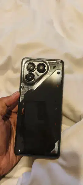 Tecno pova 7 8/128gb