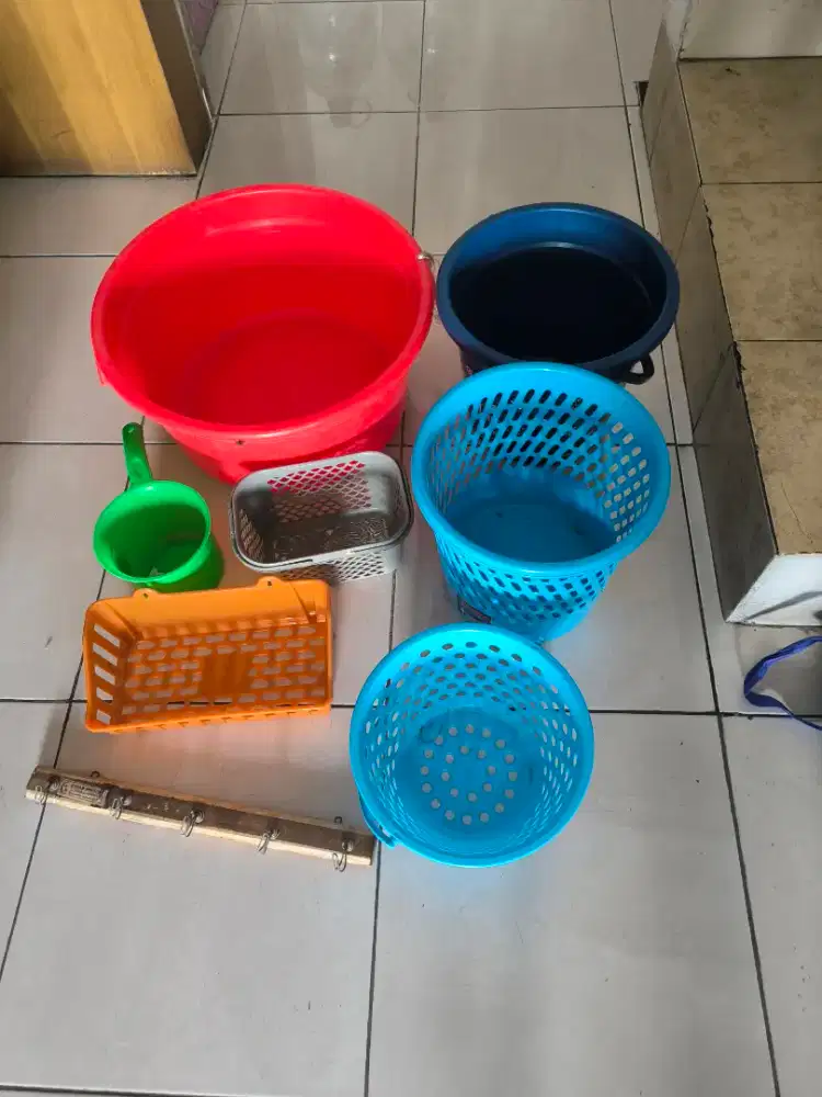 Peralatan dapur dan kamar mandi