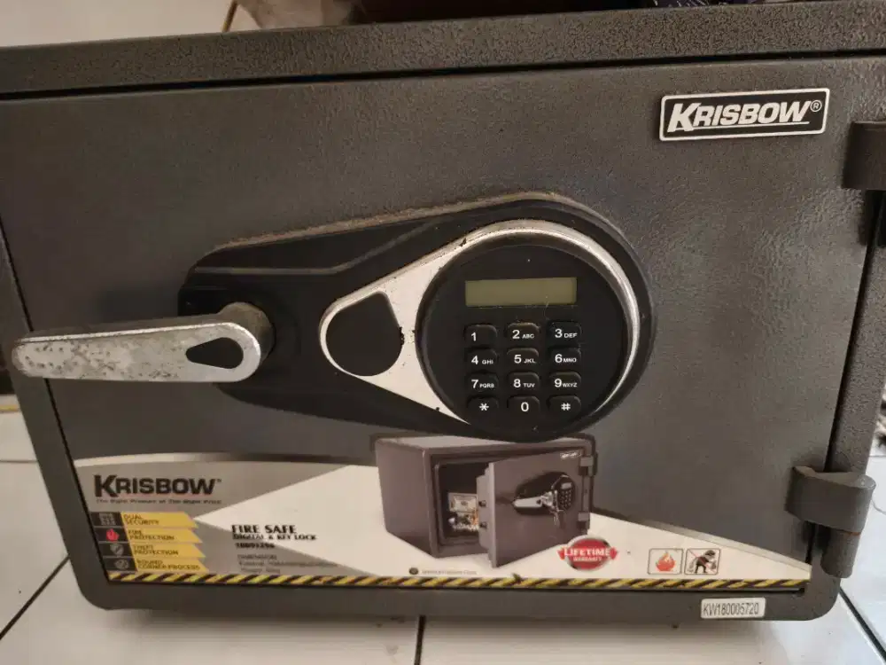 Berangkas/ lemari besi merek krisbow