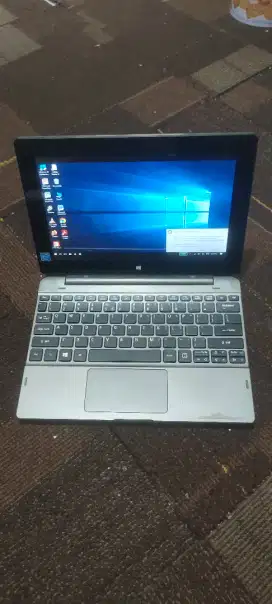Notebook Acer bisa jadi tablet layar sentuh ssd+HDD batrai 5jam