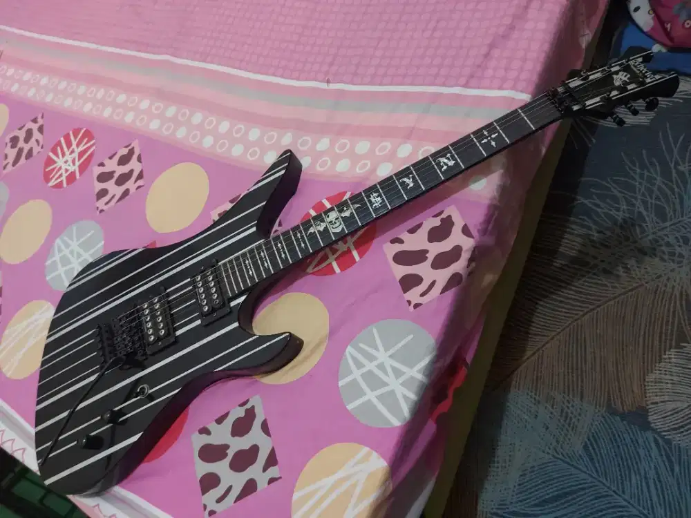 Gitar schecter synyster gates