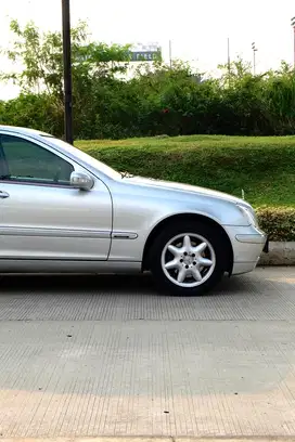 Mercedes-Benz W203 C240 Elegance