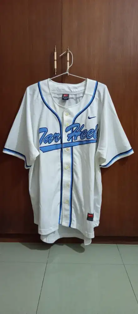 JERSEY BASEBALL TAR HEELS SIZE XL.