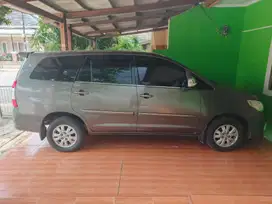 Toyota Kijang Innova 2011 Bensin