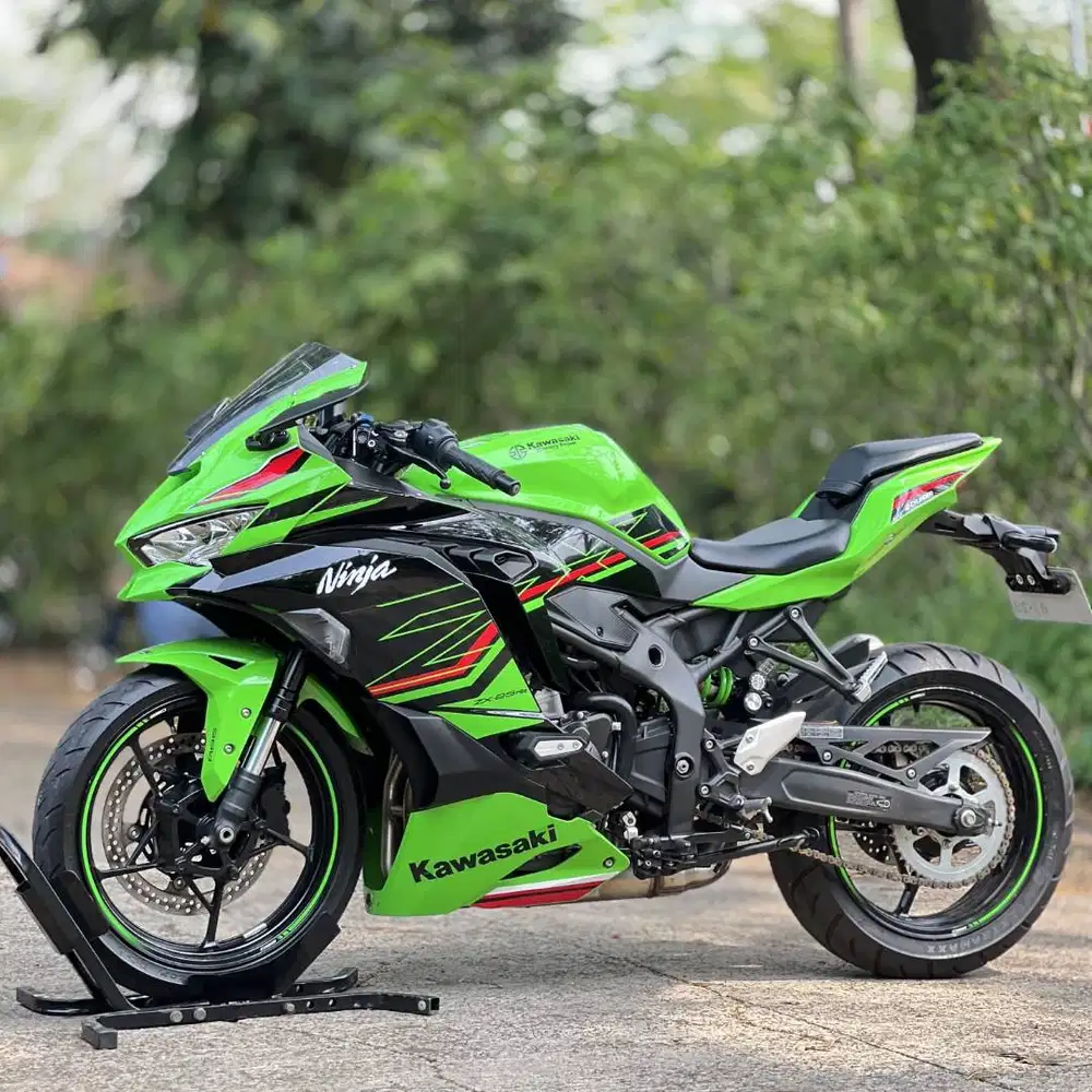 KAWASAKI ZX25RR ABS SE KRT HIJAU 2023 KM 10K PAJAK PANJANG SUPERB