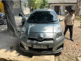 Toyota Yaris 2013 Hybrid