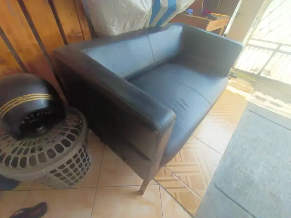 Bangku hitam bahan tebal kokoh 2 unit