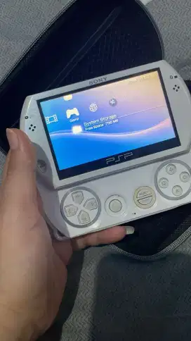 PSP go slim putih