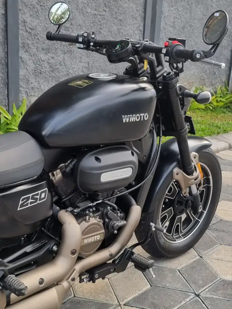 WMOTO Morbius 250cc V Twin 2 Cylinder 2024 Hitam N Malang Odo 400 Pera