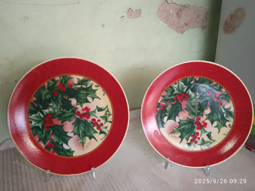 Piring keramik unik pajangan