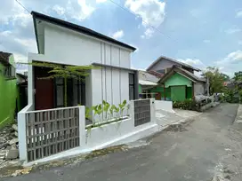 500 Jt an di Jl Kaliurang KM 12? ADA! Rumah Cantik Siap Huni dekat UII