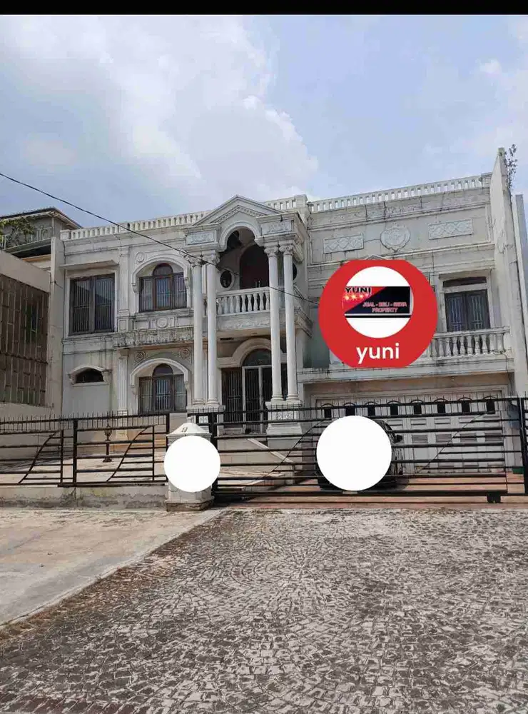 Rumah Boulevard area komersil strategis Kota Wisata Cibubur