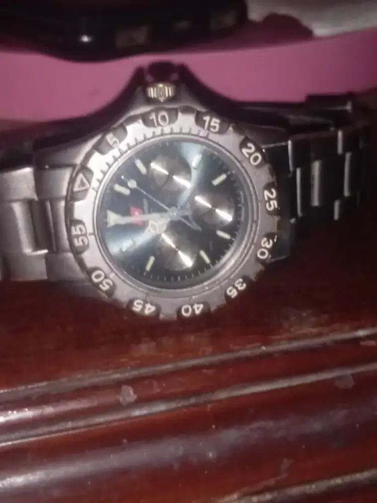 Jam tangan Swiss army dhc
