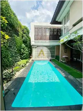 Jual Rumah Full Furnished di Kota Baru Parahyangan Ada Kolam Renang