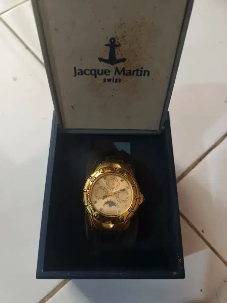 Jam tanggan WESTERN