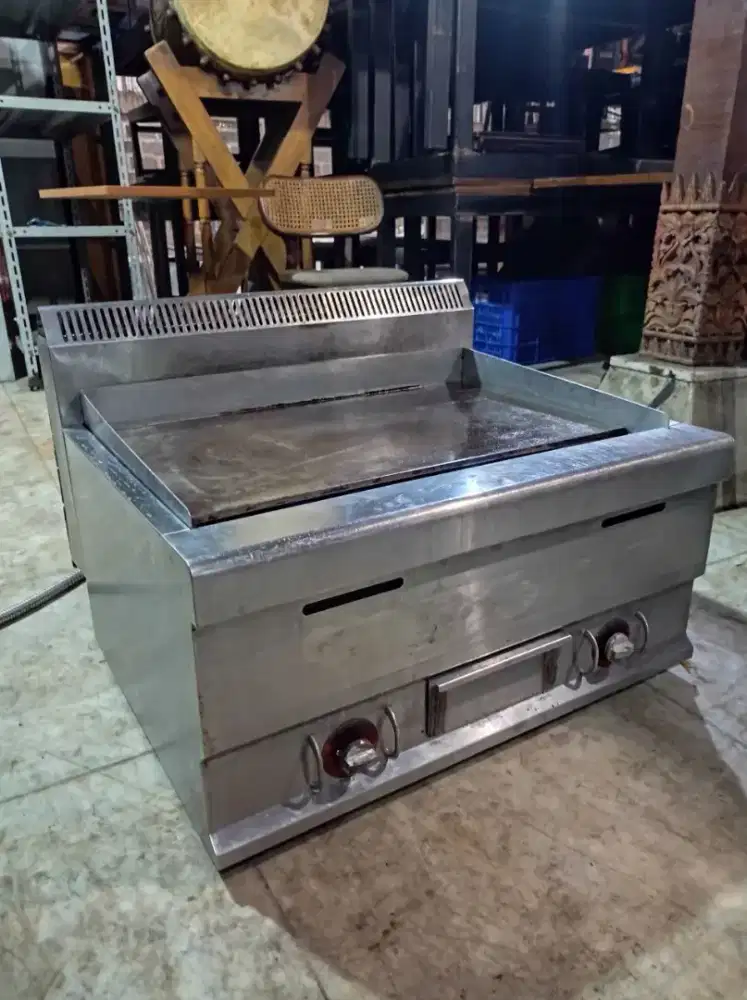 Kompor teppanyaki UK 76×65×38

Hrg 2,9jt
