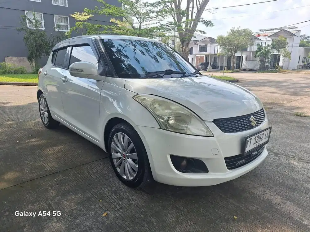 Suzuki Swift GX AT 2013