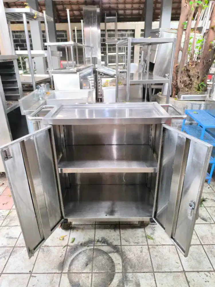 Troli kabinet uk 104×43×97

Hrg 2,8jt