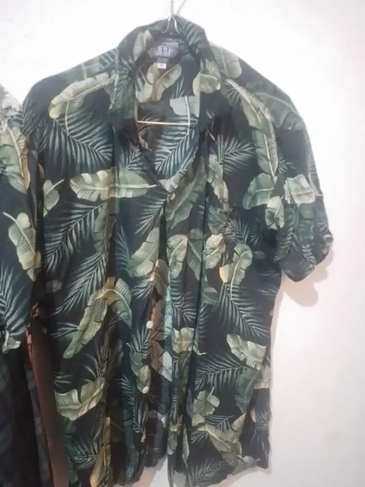 Kemeja pantai bekas murah