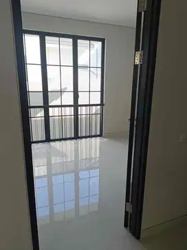 SAM DIJUAL RUMAH MODERN MINIMALIS DI GITRALAND GREENLAKE BLOK CG