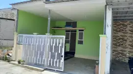 Disewakan rumah siap huni, dekat pintu tol, kawasan perumahan elit