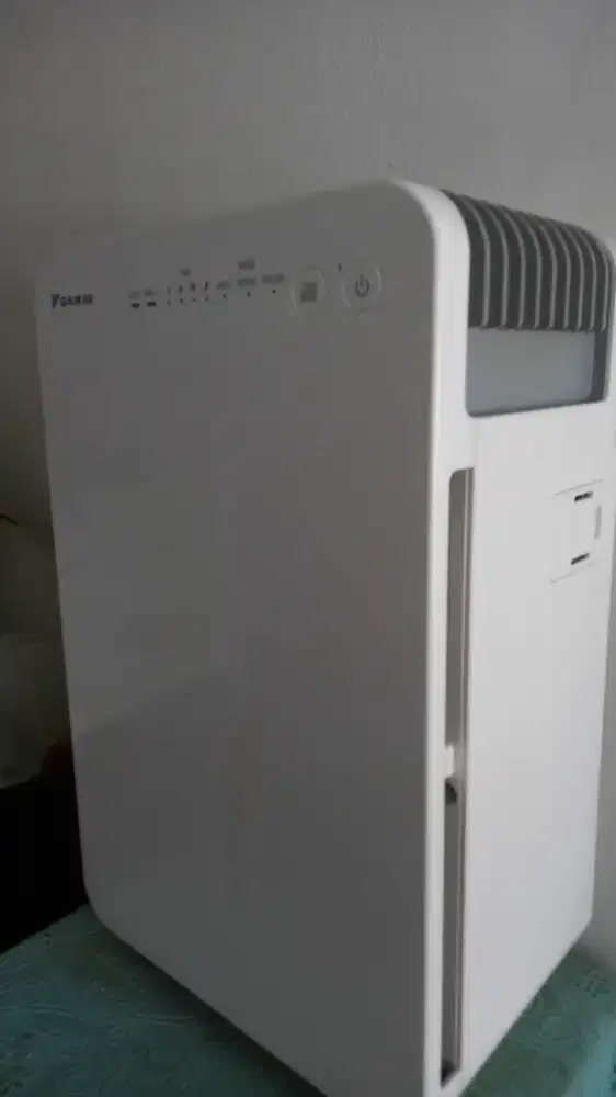 Jual cepat Air Purifier Daikin MC30VVM-H kondisi sangat bagus.