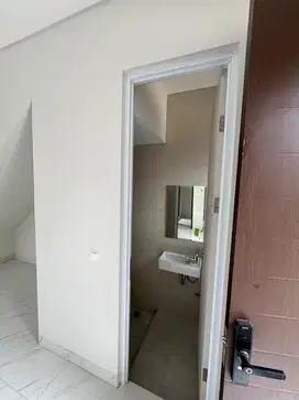 DIJUAL RUMAH NYAMAN SIAP HUNI DI KOTA WISATA CIBUBUR