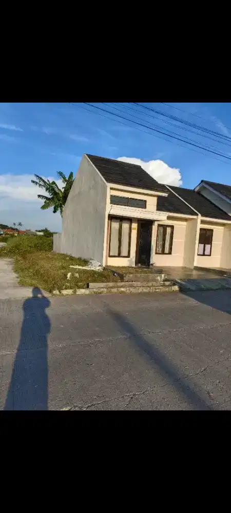 Take over satu unit rumah komersil posisi hook ( pojok)
