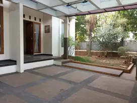 Rumah 2lt 258m type 5KT Metland Menteng Cakung Jakarta Timur