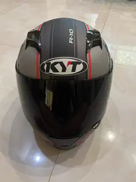 Helm KYT R-10 good condition