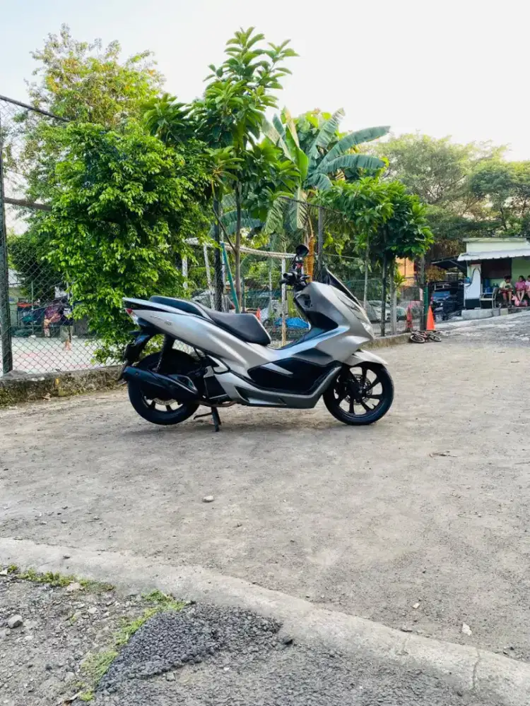 Honda PCX 150cc Keylles CBS ISS Non ABS Fi 
Tahun = 2020