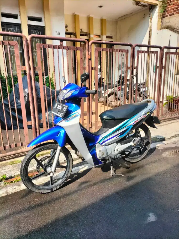 Honda Karisma X 125 CW Karbu 2005 Mulus Lengkap Joss Pajak Telat 1X