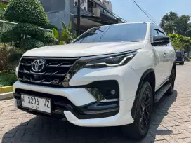 TOYOTA VRZ 2.8 GR SPORT 4x2 2023 AT