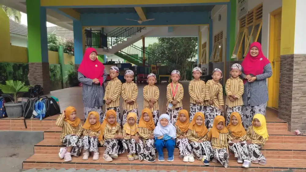 Baju kebaya lurik