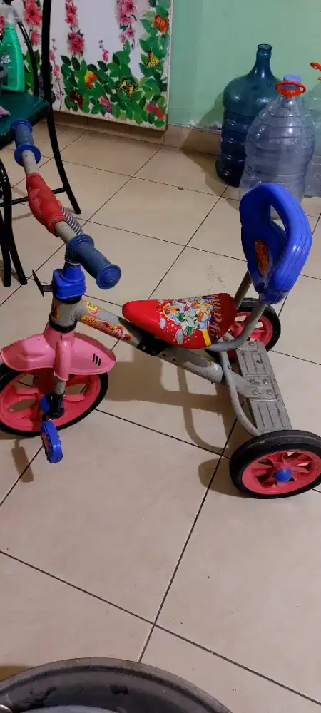Sepeda anak bekas