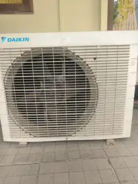 Murah !!! AC Outdoor Daikin 1/2 PK