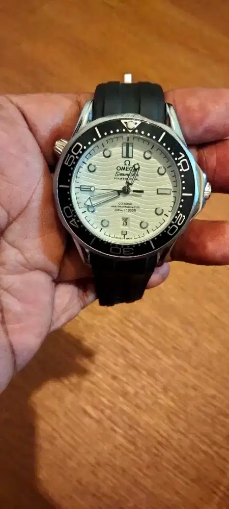 Jam tangan omega sea master