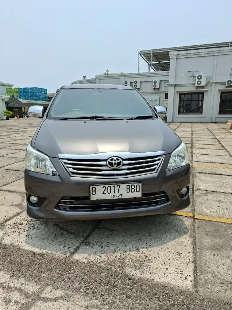 Toyota Kijang Innova G 2.0 AT. Tahun 2012. Abu abu. Perfect cond