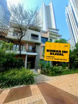 RUMAH MEWAH 4 LANTAI DI SPRINGHIL GOLF RESIDENCE KEMAYORAN DKT PRJ TOLL SEKOLAH GHANDI GMIS