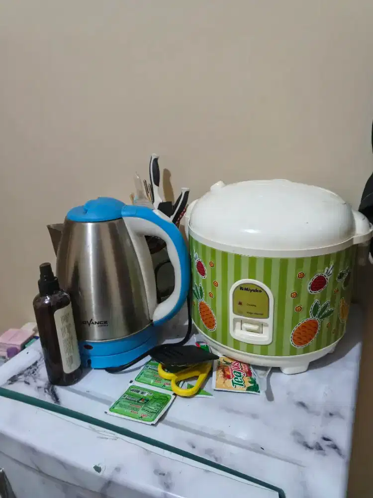 Dijual ricecooker miyako bonus teko listrik aman no minus