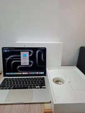 SECOND MACBOOK AIR M2 8/256 STARLIGHT
