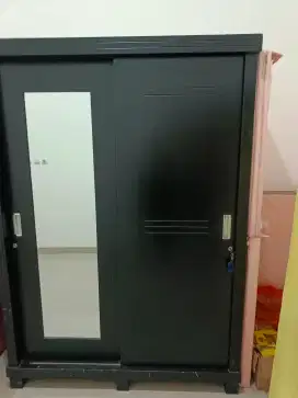 Lemari kayu sliding
