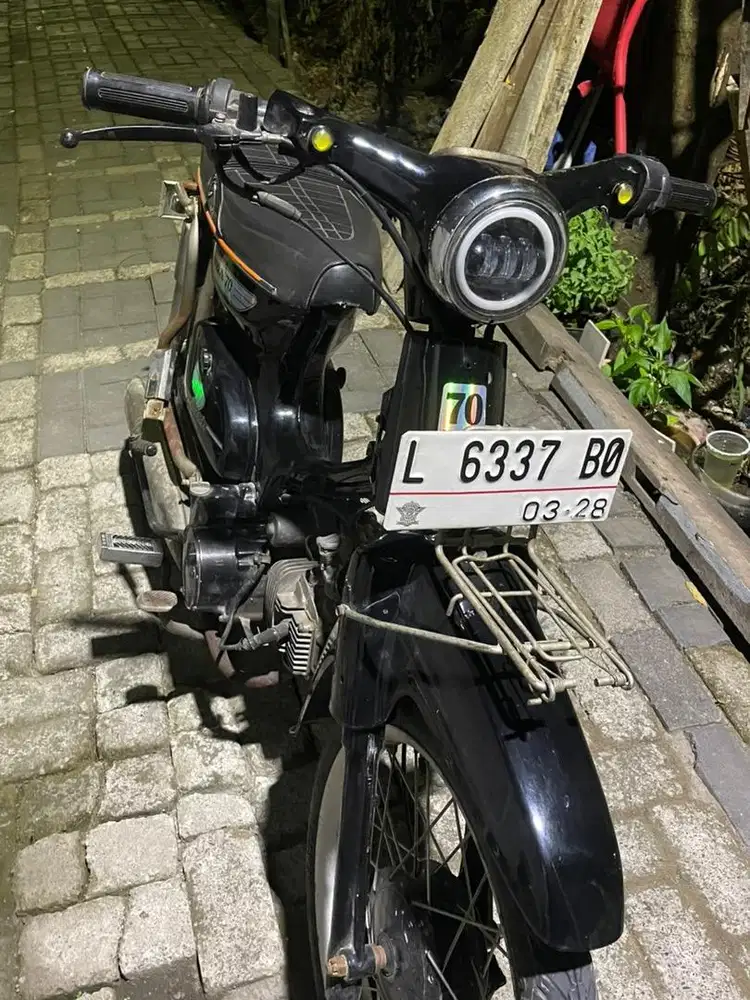 Honda C70 Hitam
