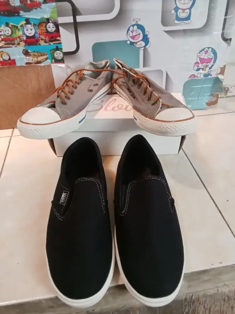 Jual sepatu 2pasang masih baru