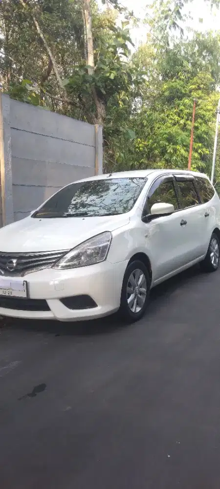 Nissan Grand Livina MT asli AB tangan pertama