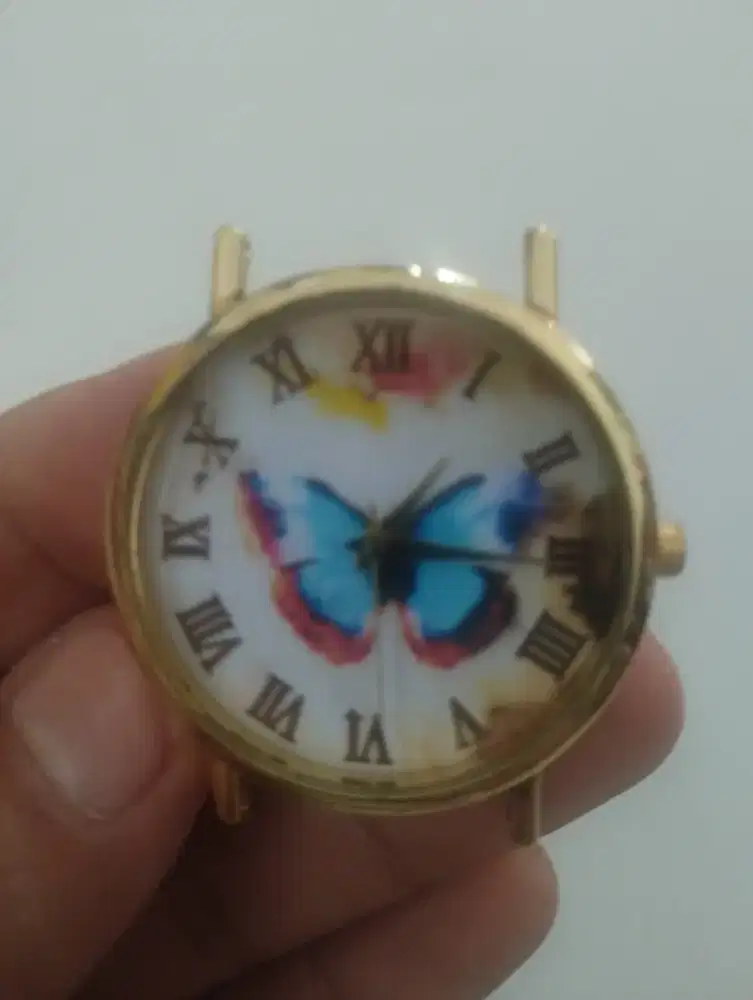 Jam tangan tanpa tali