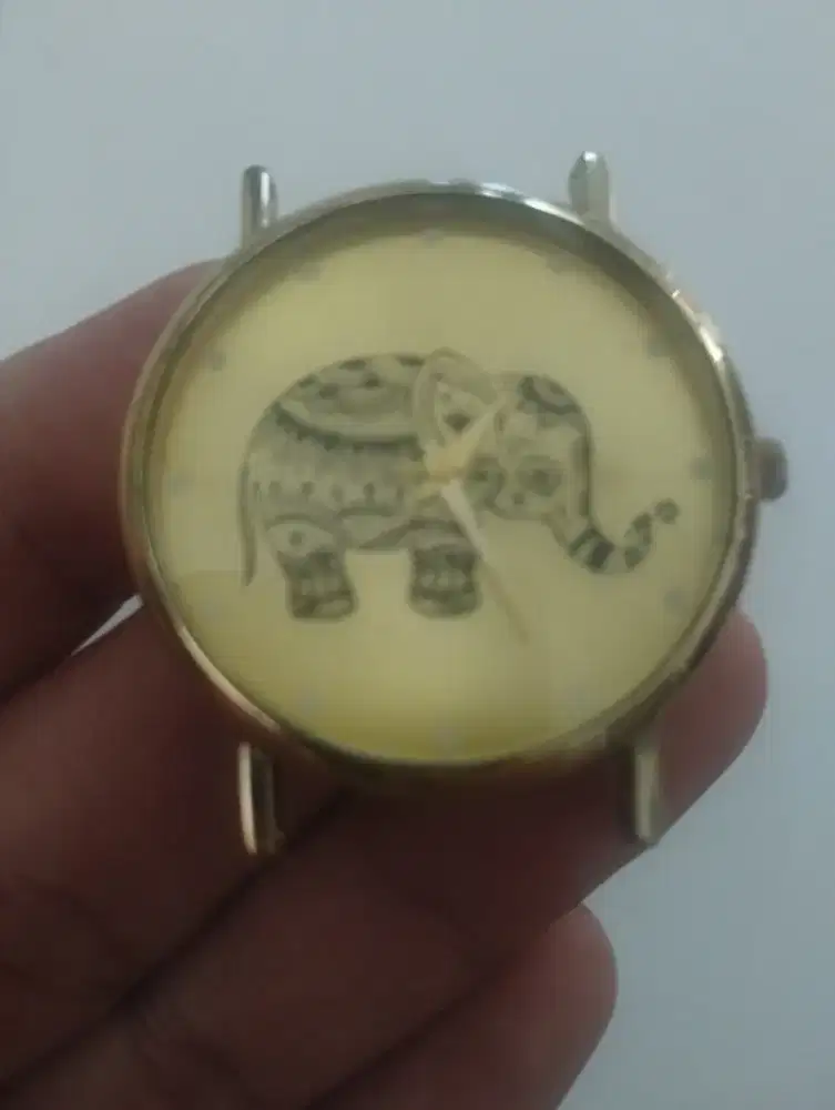 Jam tangan tanpa tali