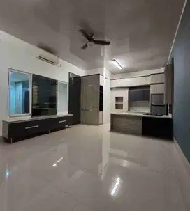 Rumah Baru Semi. Furnished di Cluster South Thame