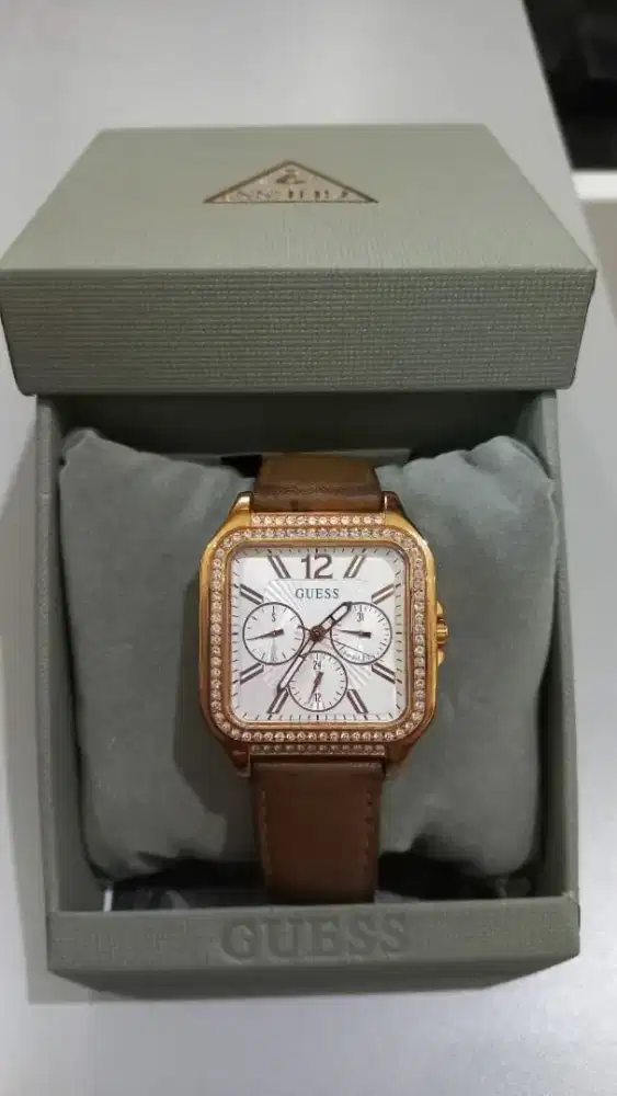Jam tangan wanita